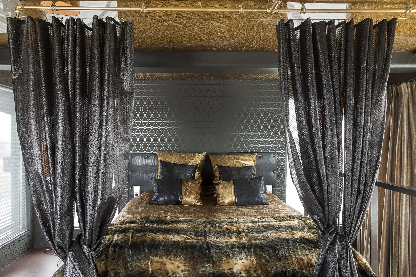 DENISE KEUS Mystique Suite DK 24.webp